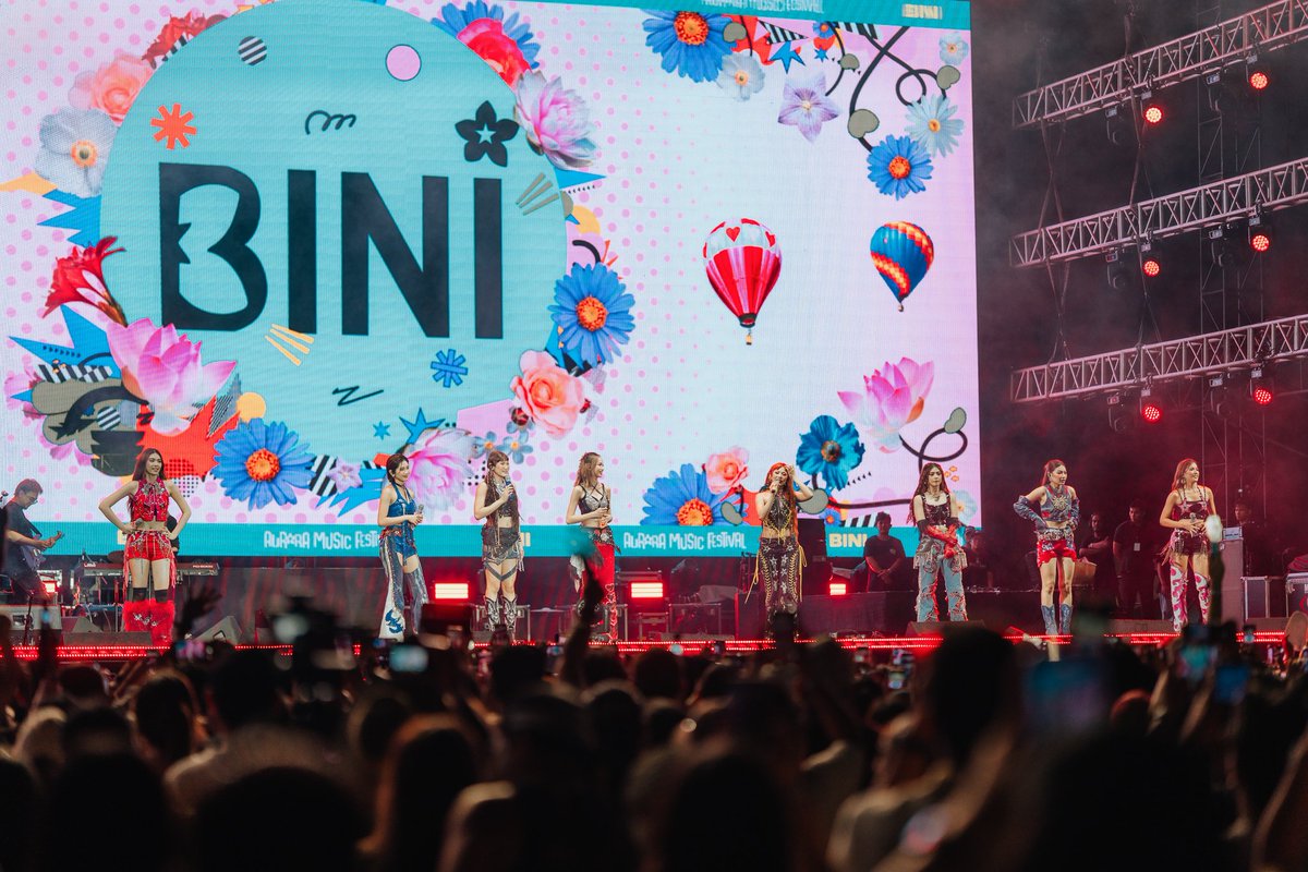 BINI_ph's tweet photo. A few snaps from our #AuroraMusicFestival2025 Day 1 performance, thank you for the love!💖
🔗 https://t.co/meVk4ffRsT?

📸 Aurora Music Festival 2025

BINI AURORA FEST DAY 1
#BINI #AuroraMusicFestival2025 #AuroraClark #aurora2025 #AuroraBini #AuroraxBini #BINIatAuroraMusicFest2025
