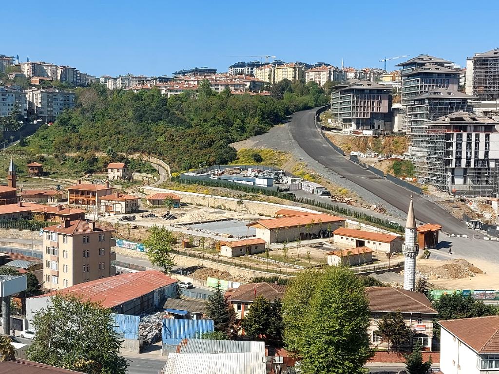 Yorum Sizin: 1 yıl önce açılan Üsküdar Çocuk Köyünde yeniden şantiye kurulmuş.