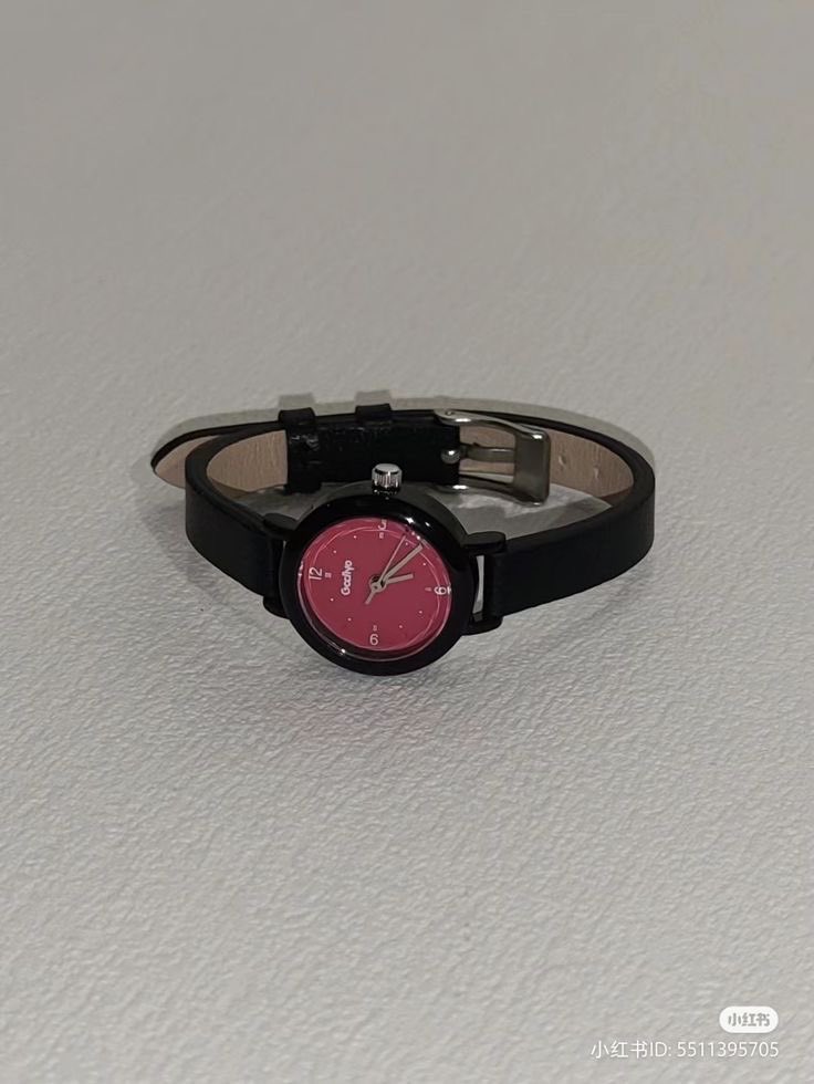 roxysshi's tweet photo. Jam tangan imut untuk pergelangan tangan kecil yang cantik dan elegant banget di pakai daily 💕🤏 https://t.co/CgnMdBUFWx