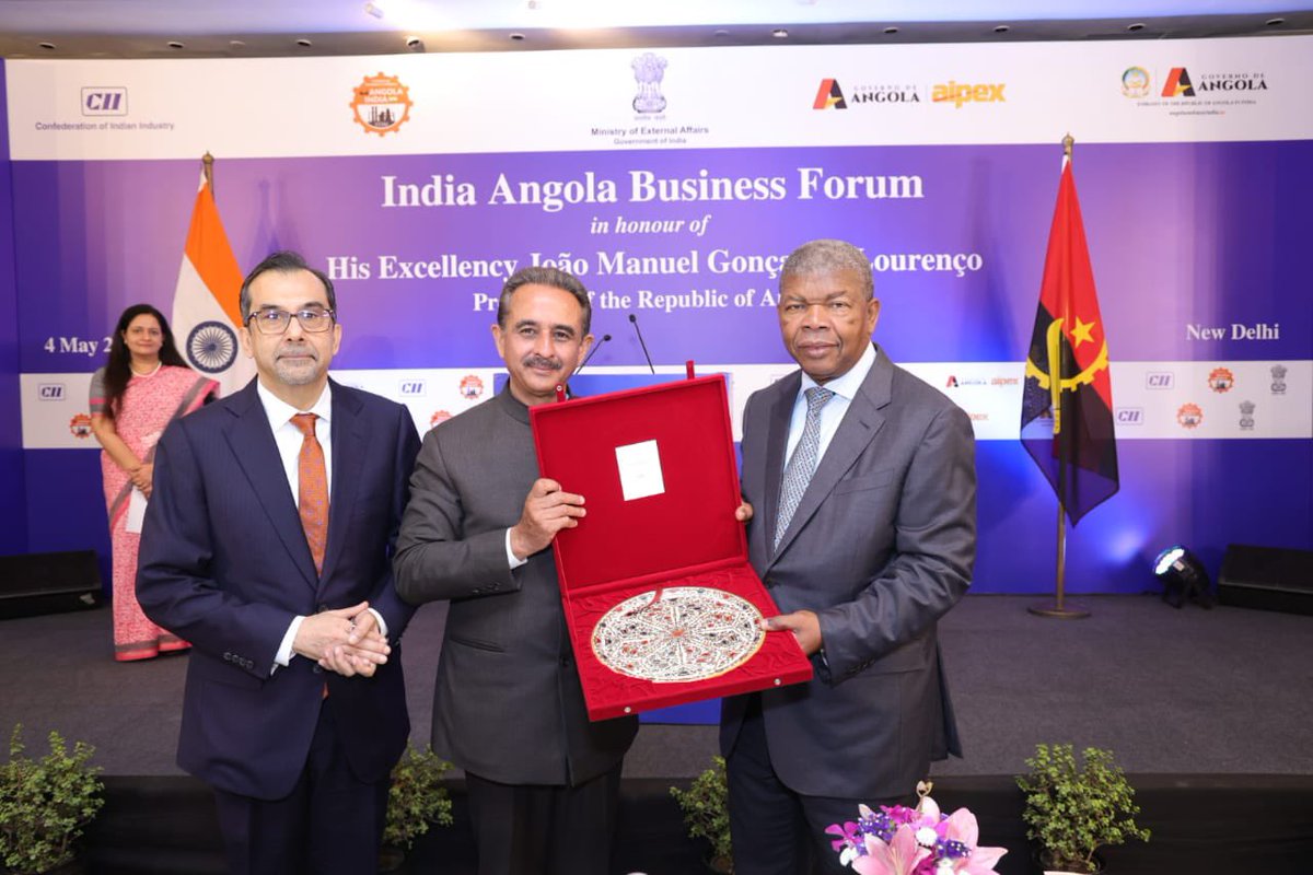 KVSinghMPGonda's tweet photo. Honoured to deliver the Keynote Address at the India–Angola Business Forum in New Delhi today, graced by H.E. President João Lourenço. Highlighted India's transformative growth under PM @narendramodi Ji, our strides in Digital Public Infrastructure, renewable energy, agriculture, and manufacturing. India stands ready to be Angola’s trusted partner in its economic development, progress and prosperity. 

#IndiaAngola #EconomicDiplomacy #ActAfrica #ViksitBharat2047

@PMOIndia @MEAIndia