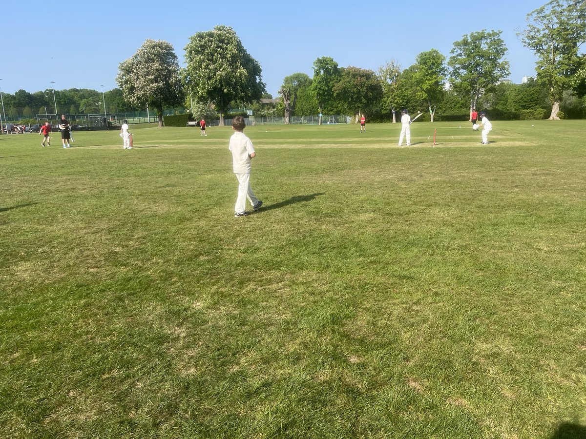 🏏KSR Cricket 🏏

The U10+11’s kick-started their cricket season with 4 impressive performances at St Edmund’s Canterbury. There was one particular bowling performance that deserves a special mention. Jess B, (Y6) in the U11A’s took a 3 wicket maiden. Great work, Jess 💥