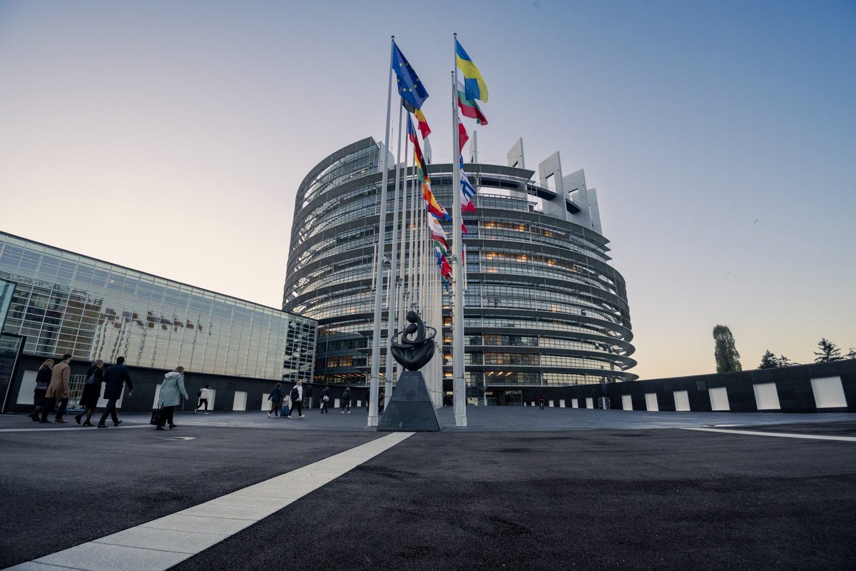 DelphineColard's tweet photo. Aujourd’hui dès 10h, visitez le Parlement européen à Strasbourg à l'occasion de la #JournéedeLEurope !

Programme complet 🇪🇺 👇 https://t.co/mlWOW3RG5X https://t.co/JKmiphFxq2