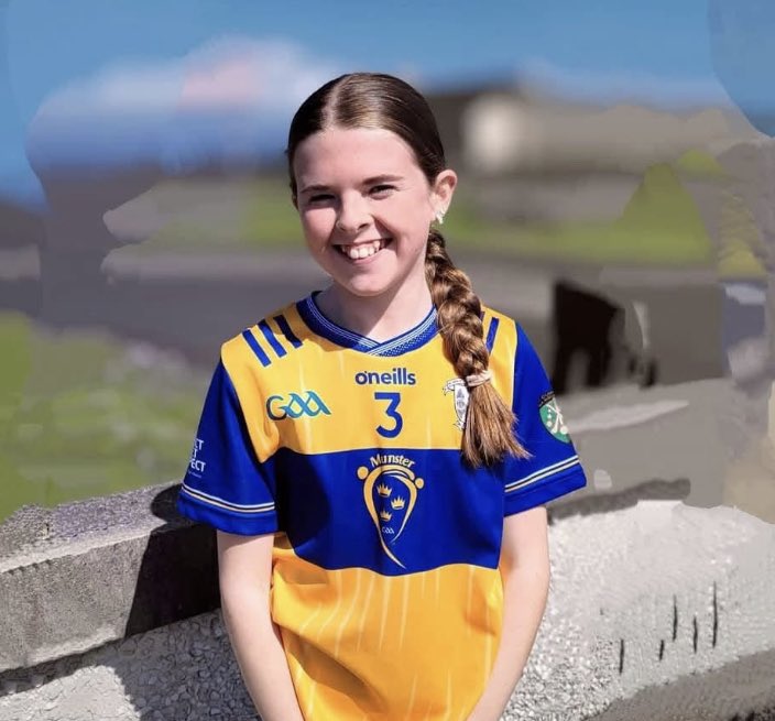 We would also like to wish Rian and Aoife the very best of luck also as they take to the field at HT of todays final where they will wear the saffron and blue in the Primary Game competition. 🟡🔵👏🏻