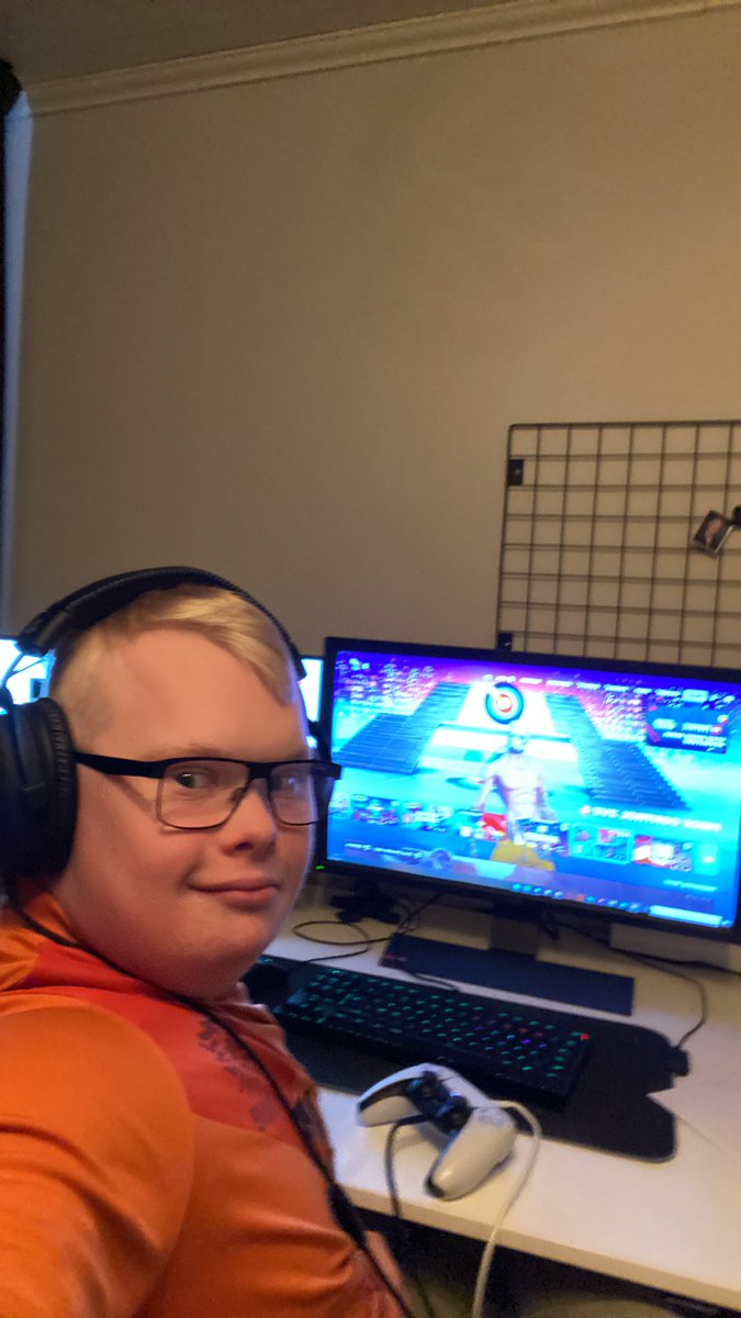 thomasking004's tweet image. #clix  think you soon and but l knows together for Fortnite game