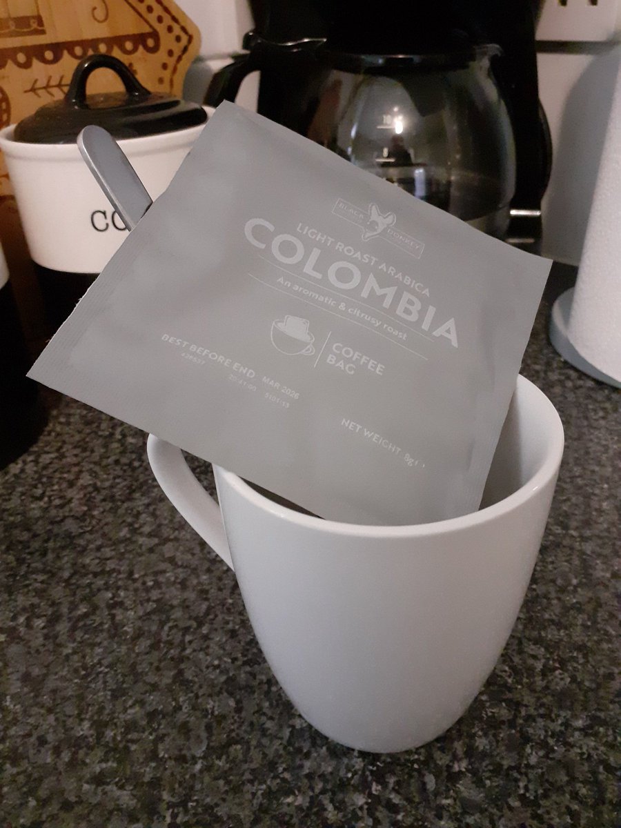 Keef_B_1's tweet photo. #Breakfast in bed. That bag with Colombia written on is #coffee by way.☕
#breakfastisserved #BreakfastTalk #breakfasting #breakfastclub #breakfastofchampions #CoffeeTalk #CoffeeTime #coffeehouse #CoffeeLover #SundayMorning #sundayvibes #SundayService #KeepSundaySpecial
🙏❤✌ https://t.co/Wf4t5B6LbJ