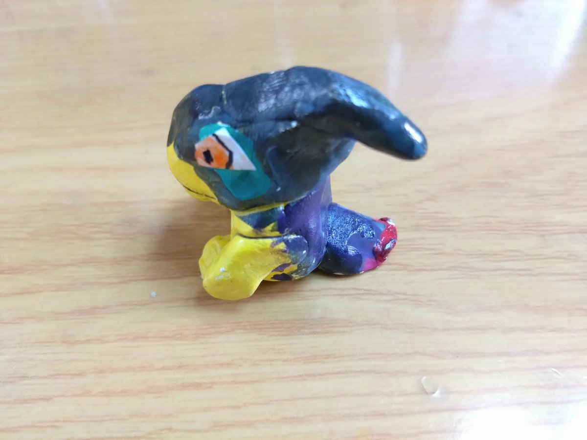 sukaida_ma2's tweet photo. パラデイノニクス姐さんが欲しかったけど日本未発売だったので紙粘土で作りました!
海外玩具シリーズジュラシック・パーク カオスエフェクトシリーズというインドミナスよりも17年前からいるハイブリッド恐竜の先輩です。
#jurassicpark
#JurassicparkChaosEffect
#ChaosEffect
#Paradeinonychus https://t.co/tEMo3Z5xTS