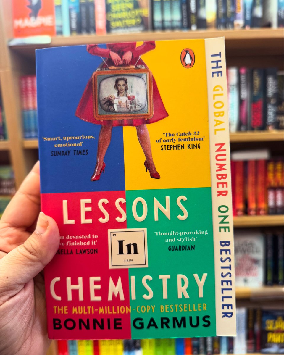 davodiv's tweet photo. Just finished Lessons in Chemistry and wow I wasn’t ready. Elizabeth Zott is sharp, complex, and unforgettable. What starts as chemistry becomes a powerful feminist roar. I laughed, ached, and cried. Five stars. I get the hype. #BonnieGarmus #BookReview #ModernClassic #Books https://t.co/yzpXhMHekV