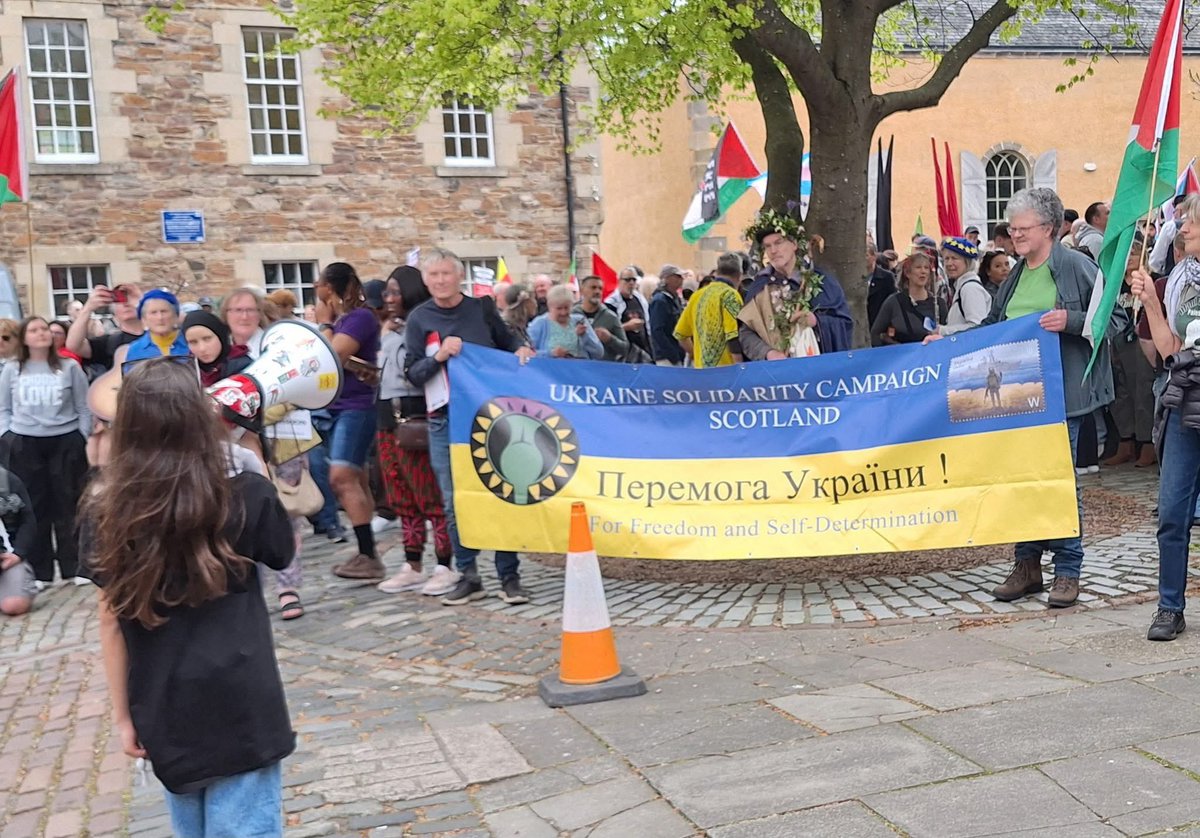 A few pics from Saturday’s Edinburgh’s May Day march and  Ralley. A cracking turn out ✊️ <a href="/RMTunion/">RMT</a> <a href="/RMT_Scotland/">RMT Scotland</a>