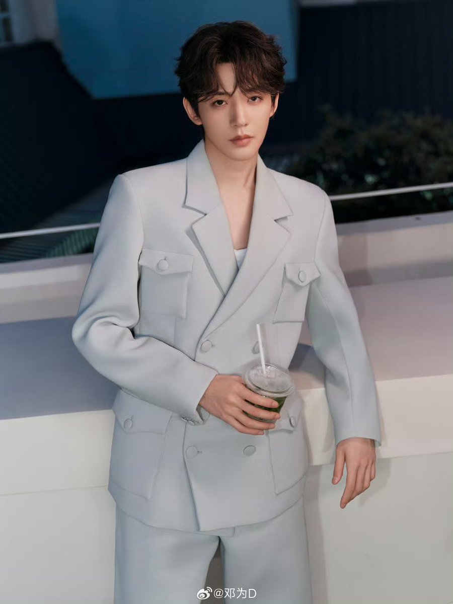 lisalisacaa17's tweet photo. 💜

#DengWei https://t.co/Vvyzo0onJ3