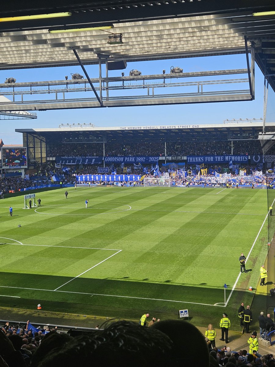 Probably my last time at the old lady, brought back some special memories being there with me Dad but the time has come to move on now 💙

#GoodisonPark