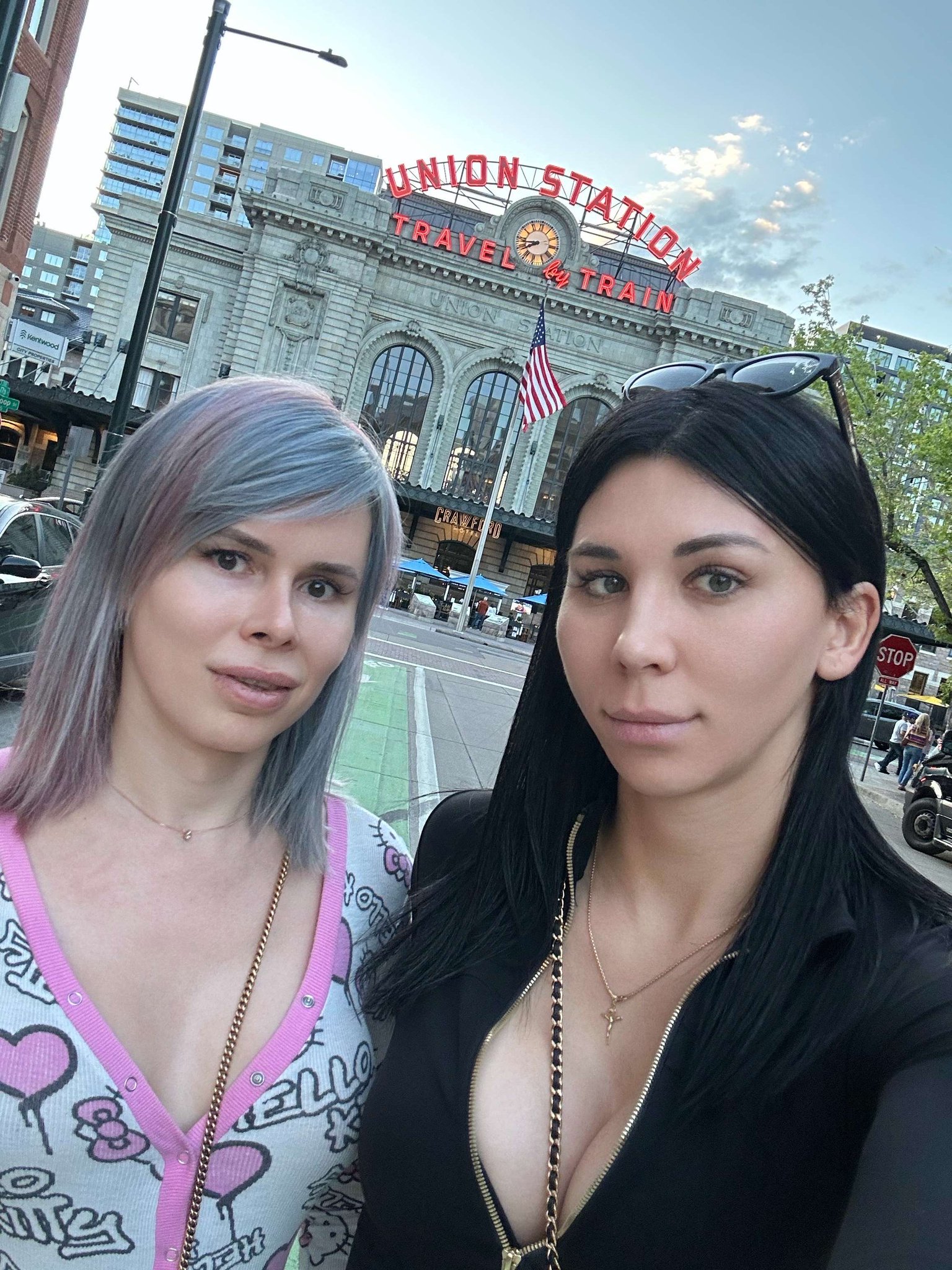 Landed in 🇺🇸 DENVER 🇺🇸 @baileeparis https://t.co/RUddbIS4Rm