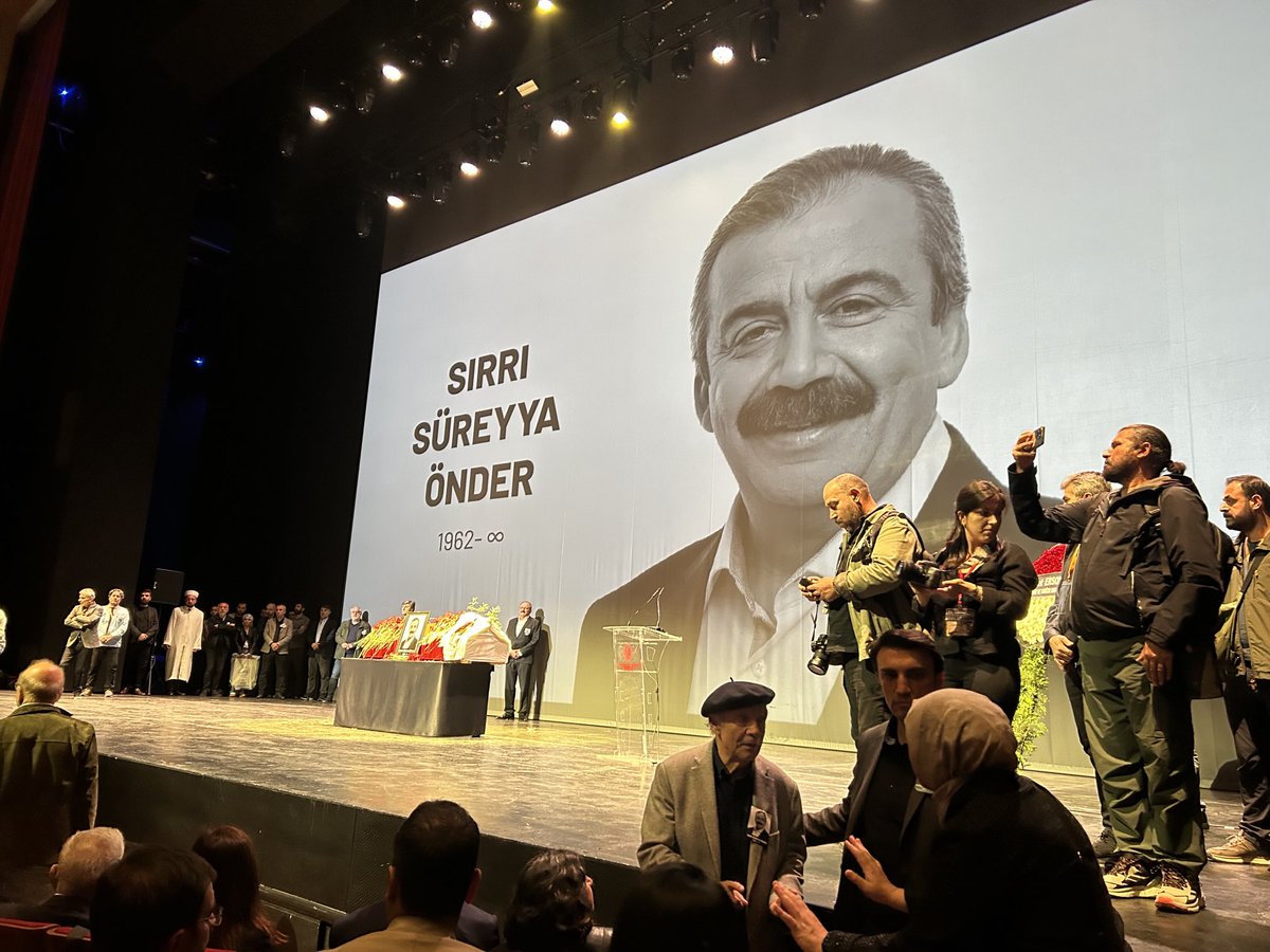 Yokluğunu hep hissedeceğiz.
#SırrıSüreyyaÖnder