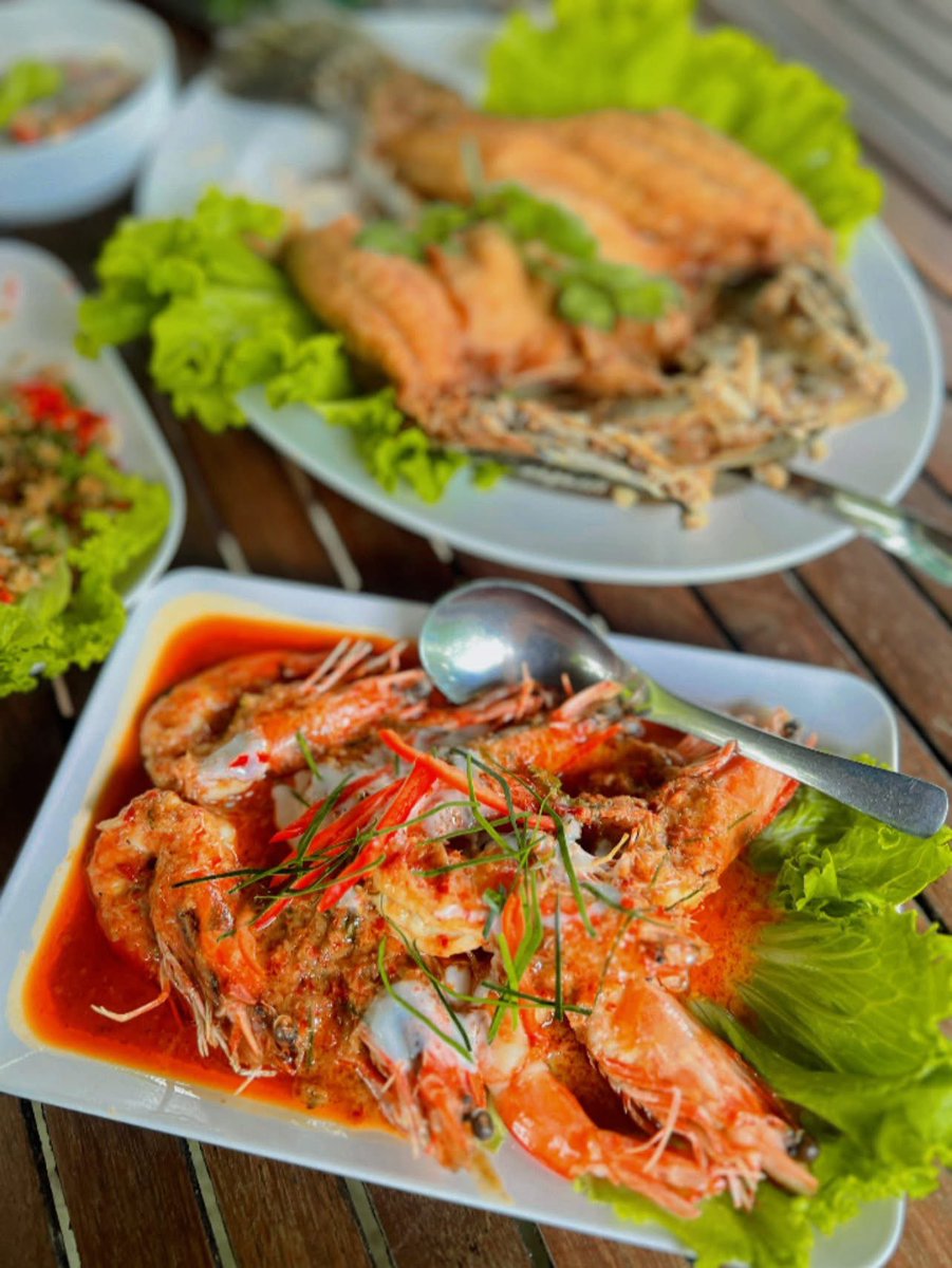 dooaza1's tweet photo. ครัวบ้านเป็ดริมอ่างห้วยยาง บรรยากาศคือดี https://t.co/WR3SAAyazF