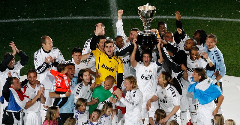 realmadrid's tweet photo. 🔙 Se cumplen 17 años de la 31ª Liga.