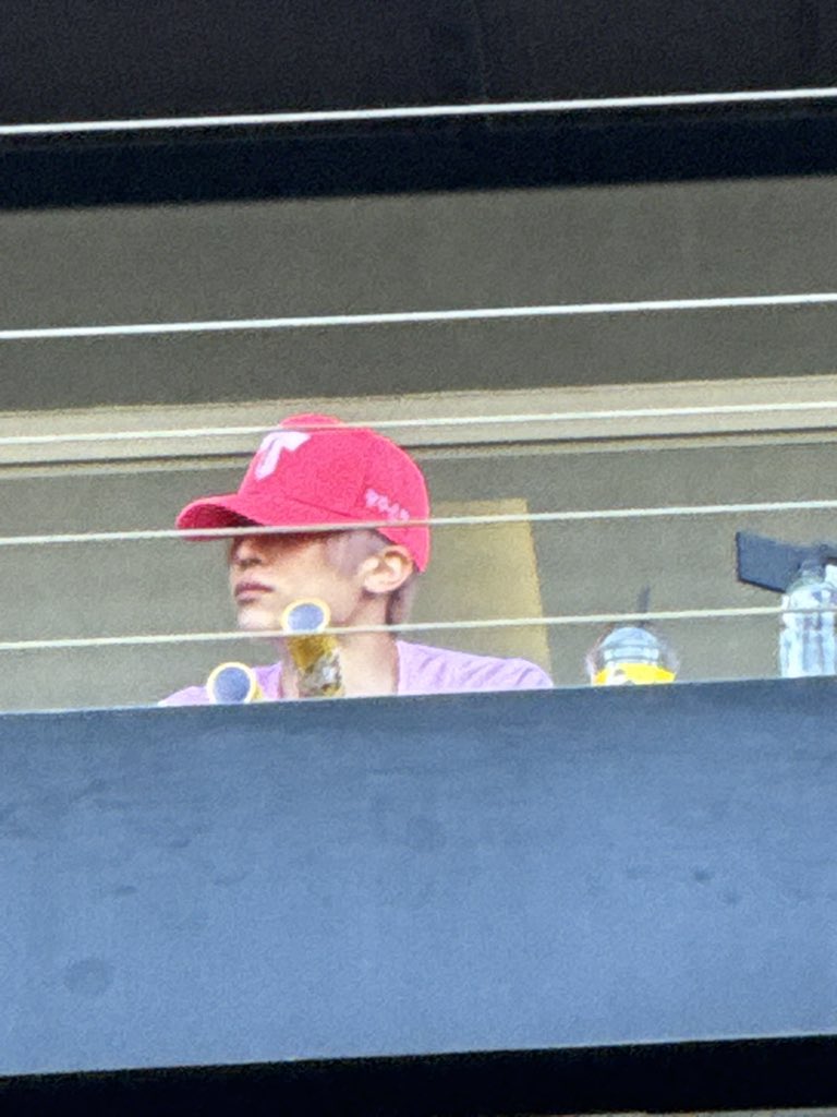 시발그만룻기셈제발
야빠트친일동: 웃기긔?