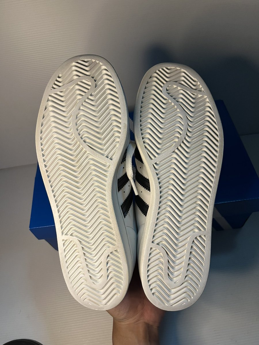 fourz1444's tweet photo. 38/24Cm

Superstar ขาว 690 บาท รวมส่ง

รับประกันของแท้ 💯

#ส่งต่อรอง��ท้า #ส่งต่อรองเท้ามือสอง #ส่งต่อรองเท้าadidas #รองเท้ามือสองของแท้ #รองเท้าผ้าใบ #รองเท้าผ้าใบมือสอง #รองเท้าซุปเปอร์สตาร์ https://t.co/c5quhn2kwa