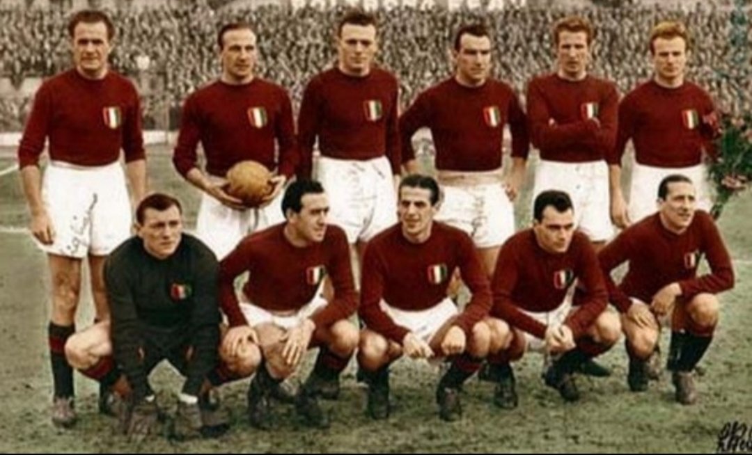 "Quando le cose durante una partita non andavano bene, Valentino si rimboccava le maniche della maglia. Era il segnale. E il Toro cominciava a fare il Toro."
È il racconto di mio padre, "ragazzo" del Filadelfia. 
Non le ho mai dimenticate.
#4maggio