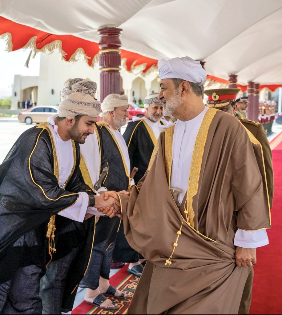 السلطان #هيثم_بن_طارق حفظه الله ورعاه وصاحب السمو السيد #ذي_يزن_بن_هيثم.
المطار السلطاني الخاص، الأحد ٤ مايو ٢٠٢٥م.
#قلعة_التاريخ