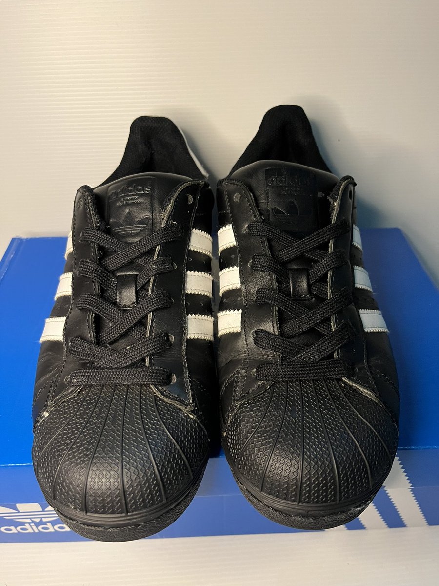 fourz1444's tweet photo. Superstar 38.5/24CM

รับประกันของแท้ 💯 1160 บาทรวมส่ง

#ส่งต่อ��องเท้า #รองเท้าผ้าใบ #ส่งต่อรองเท้าadidas #ส่งต่อรองเท้ามือสอง #รองเท้ามือสองของแท้ #รองเท้าผ้าใบมือสอง https://t.co/vuJOH2RAYz
