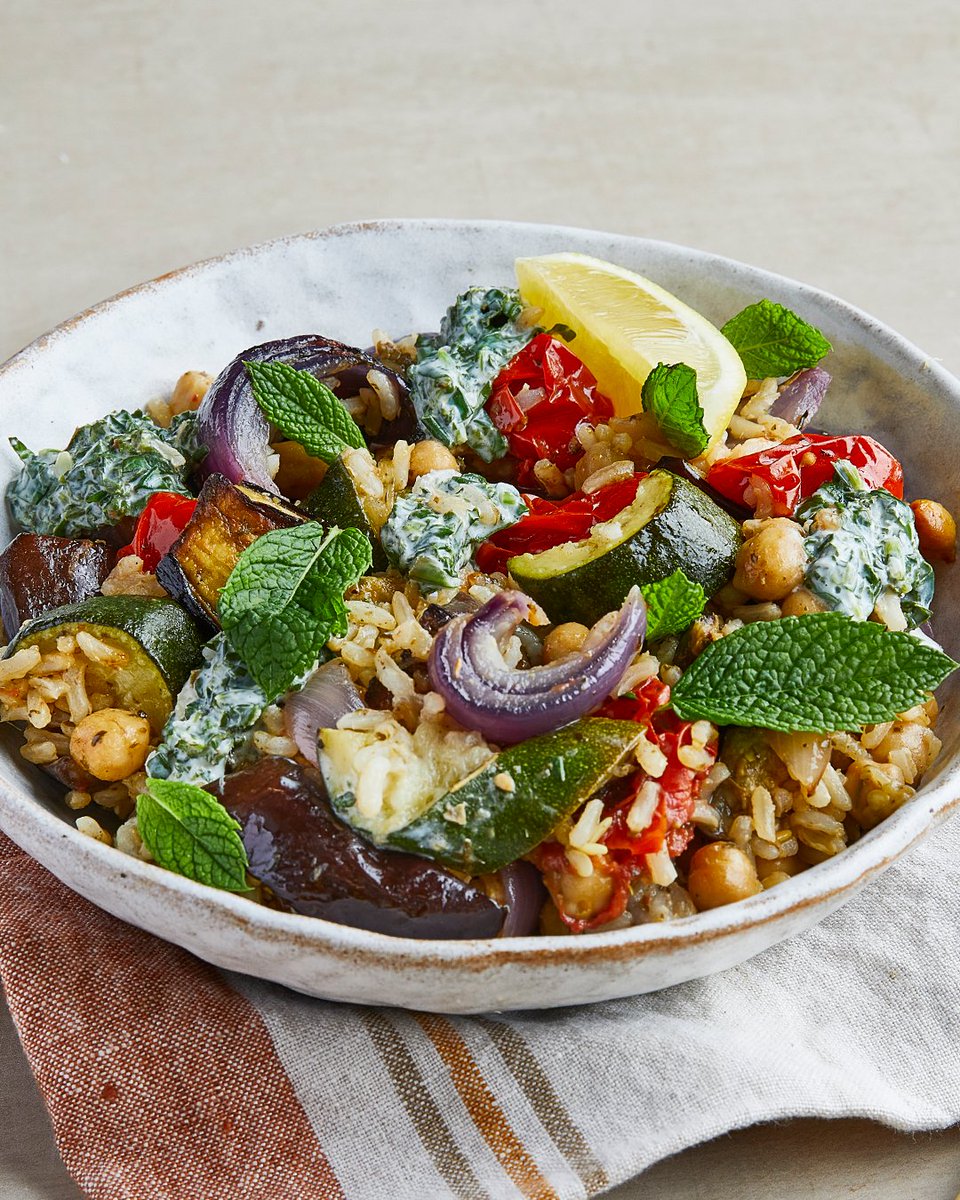 MindfulChefUK's tweet image. Sunday = new menu day 🙌

This week’s dishes have landed in boxes and we’ve got some serious showstoppers 👇

Tap the link in bio to order yours.
Wishing you a delicious and restful bank holiday weekend 💛

#mindfulchef #recipebox #healthydinners #nutrition #theeasylife