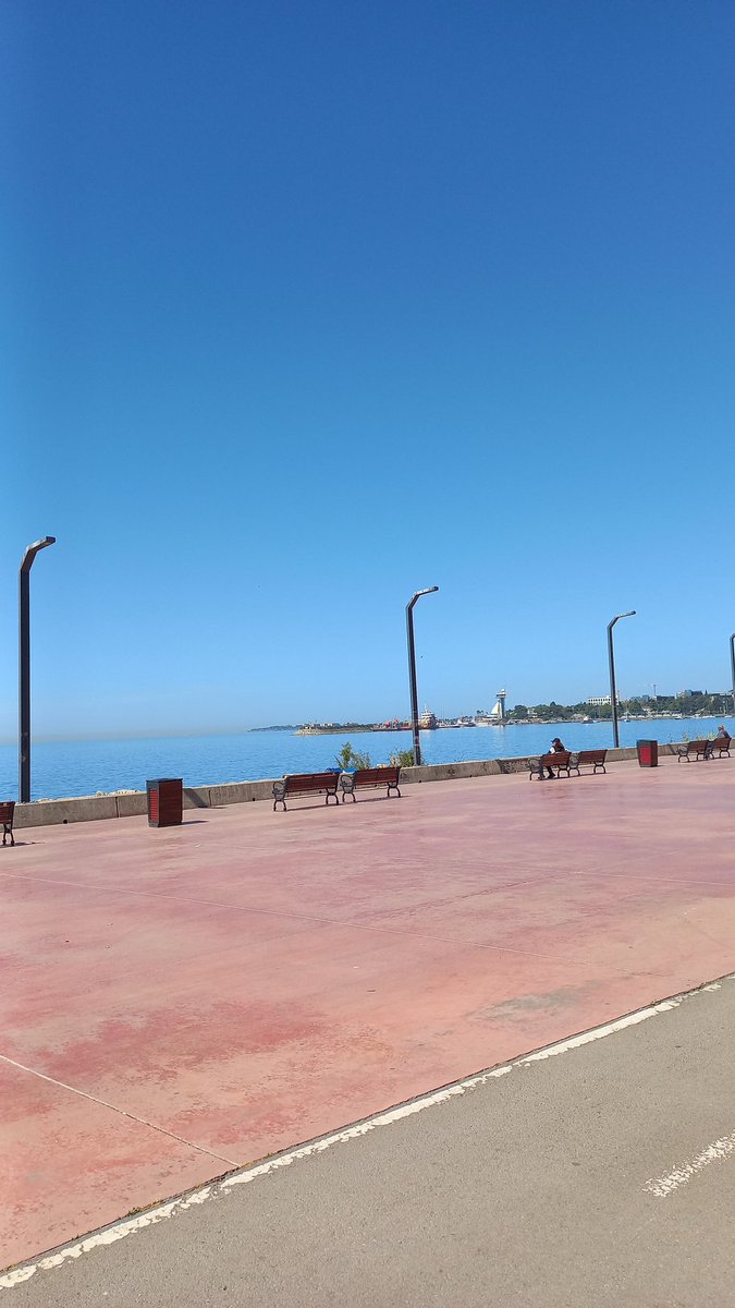 Günaydınnnnn güzel bir tuzla sabahından yolu düşen varsa herzaman beklerim🖐