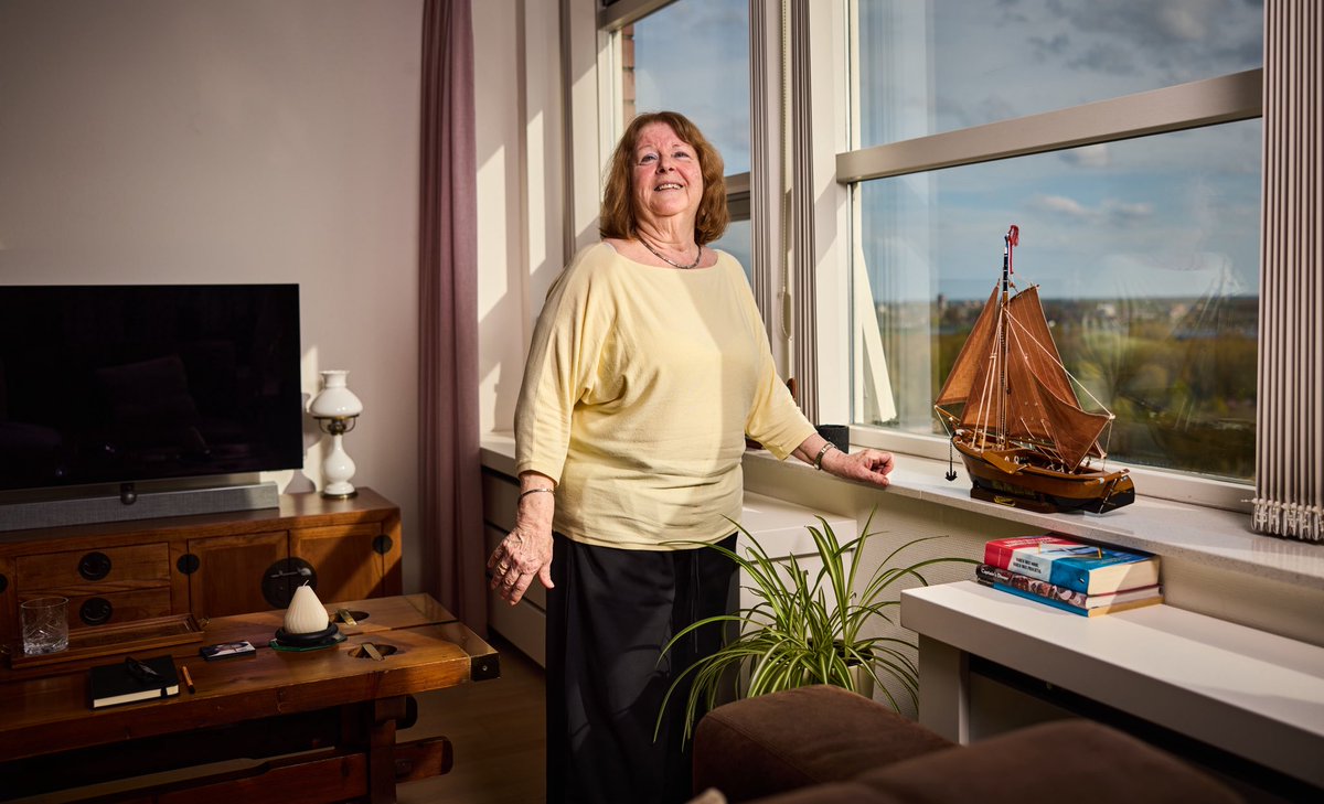 elisespetter's tweet photo. Nieuwe aflevering van de rubriek Rotterdammers. Ik interviewde Bien Hofman, die zich altijd inzette voor de ‘slechtste wijk van het land’: 

Foto: Jan de Groen https://t.co/ljHQESB5X3