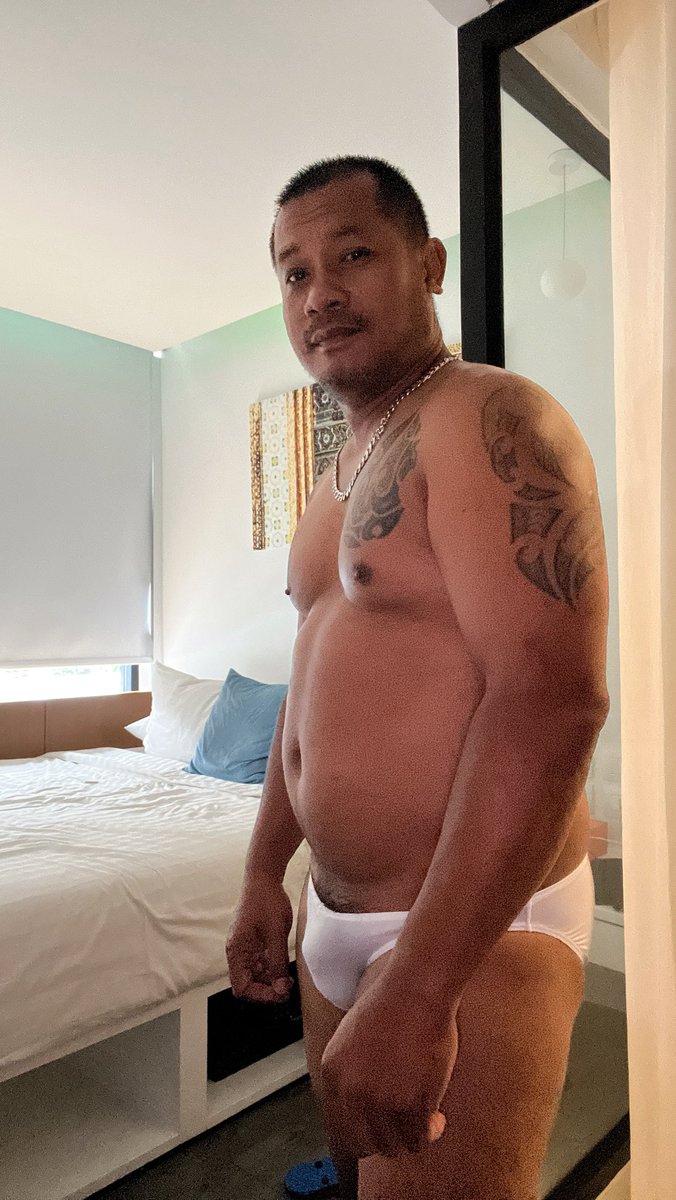 เดินทางถึงโรงแรมที่ลูกค้าได้จองเอาไว้ให้แล้วนะครับค่ำคืนนี้จะได้นวดให้ลูกค้าช่วงเวลานี้ก็พักผ่อนรอบก่อน555 #หมีเท่ห์คึกคึก