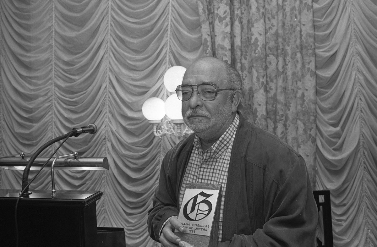 Fira del Llibre de València (@firallibrevlc) on Twitter photo 📚Última tanda de fotos històriques #60EdicionsFiraLlibreVLC!
Tots són registres del nostre estimat fotògraf <a href="/flacogp/">José García Poveda</a> de les dècades del 80, 90 i començaments del 2000 🎞️
#FiraLlibreVLC 📚Última tanda de fotos històriques #60EdicionsFiraLlibreVLC!
Tots són registres del nostre estimat fotògraf <a href="/flacogp/">José García Poveda</a> de les dècades del 80, 90 i començaments del 2000 🎞️
#FiraLlibreVLC