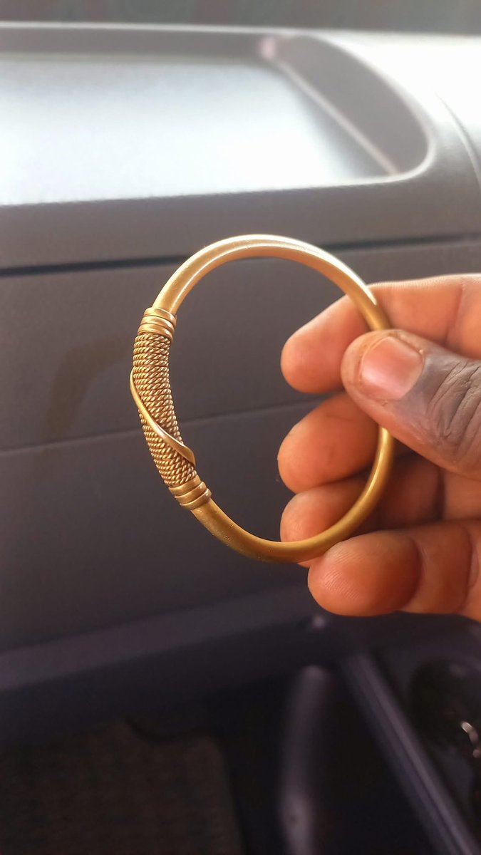 Inasaidia nini kwa madleva wa maloli mana kila dleva anayo??👉🏿🤨
