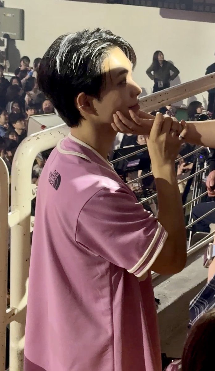 boniix2's tweet image. 내가지금뭘본거야 아기다람쥐가 이래더돼?