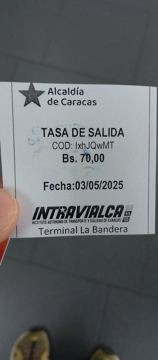 Han Sacado la cuenta de cuántas personas cancelan una tasa de salida en el terminal de la Bandera?? Que harán con toda esa plata?? El terminal está igualito no les han hecho es nada y la otra si usas los Baños tienes que Obligado dar una Colaboración!