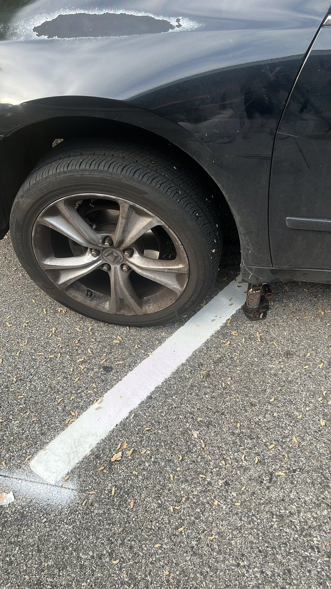 Danny_J_8's tweet photo. LOL you can’t make this shit up i caught a flat tire, put on the spare and the spare has no air either. https://t.co/0rtiN1Jzbk