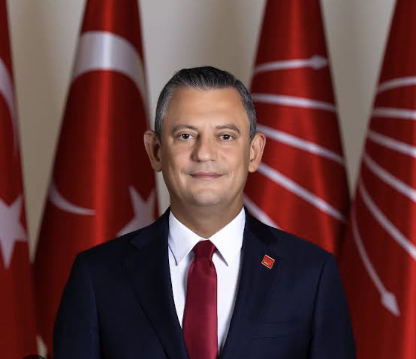 Genel Başkanım Sayın Özgür Özele yapılan hain saldırıyı kınıyorum. Çok gelmiş olsun Genel Başkanım. Size uzanan eller kırılsın.Habersiz gelip saldırmak kalleşliktir. Bütün kötülüklere karşı mücadele edeceğiz.