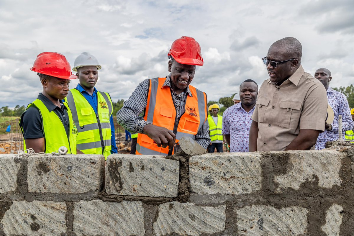 WilliamsRuto's tweet photo. We are strengthening our local administration to ensure it is fully equipped to serve the people efficiently.

Officially opened Suna West Sub County Office in Piny Oyie, Migori County. 

Also laid the foundation stone for Suna West Technical and Vocational College, which will enhance access to technical training in the region.