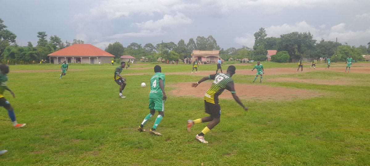 official_lccfc's tweet image. Update
10min
The home team  gets one for themselves. We still have plenty of minutes to regroup .

Amati fc1-0 LCCFC 

LCCFC
LeeAger
MissionBigLeague