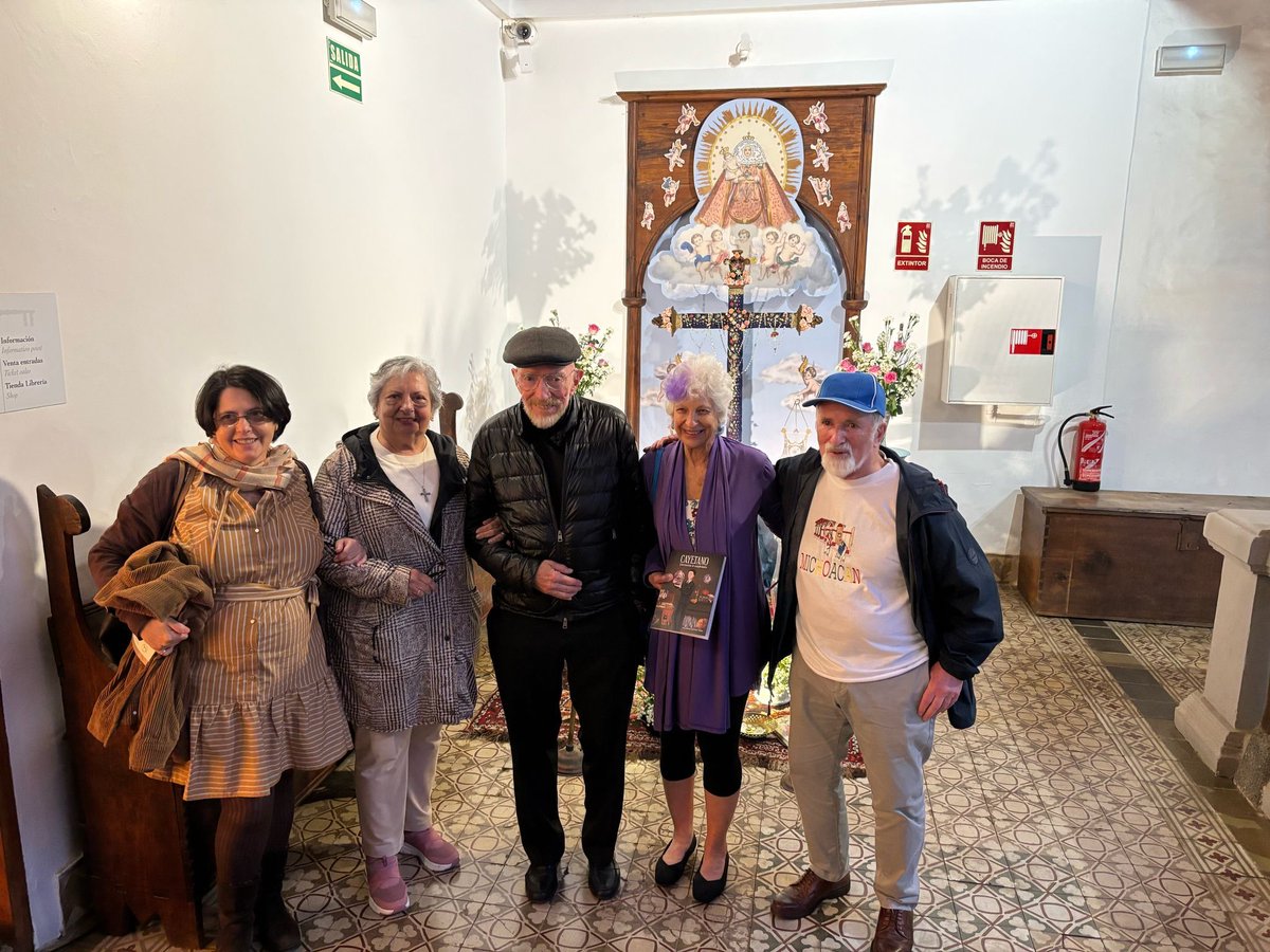 ¡GRACIAS POR VUESTRA VISITA! 

Kip Thorne, físico teórico, ganador del Premio Nobel de Física y del Premio Princesa de Asturias de Investigación Científica y Técnica  y John Mather, astrofísico y cosmólogo, galardonado con el Premio Nobel de Física por sus trabajos en la NASA.