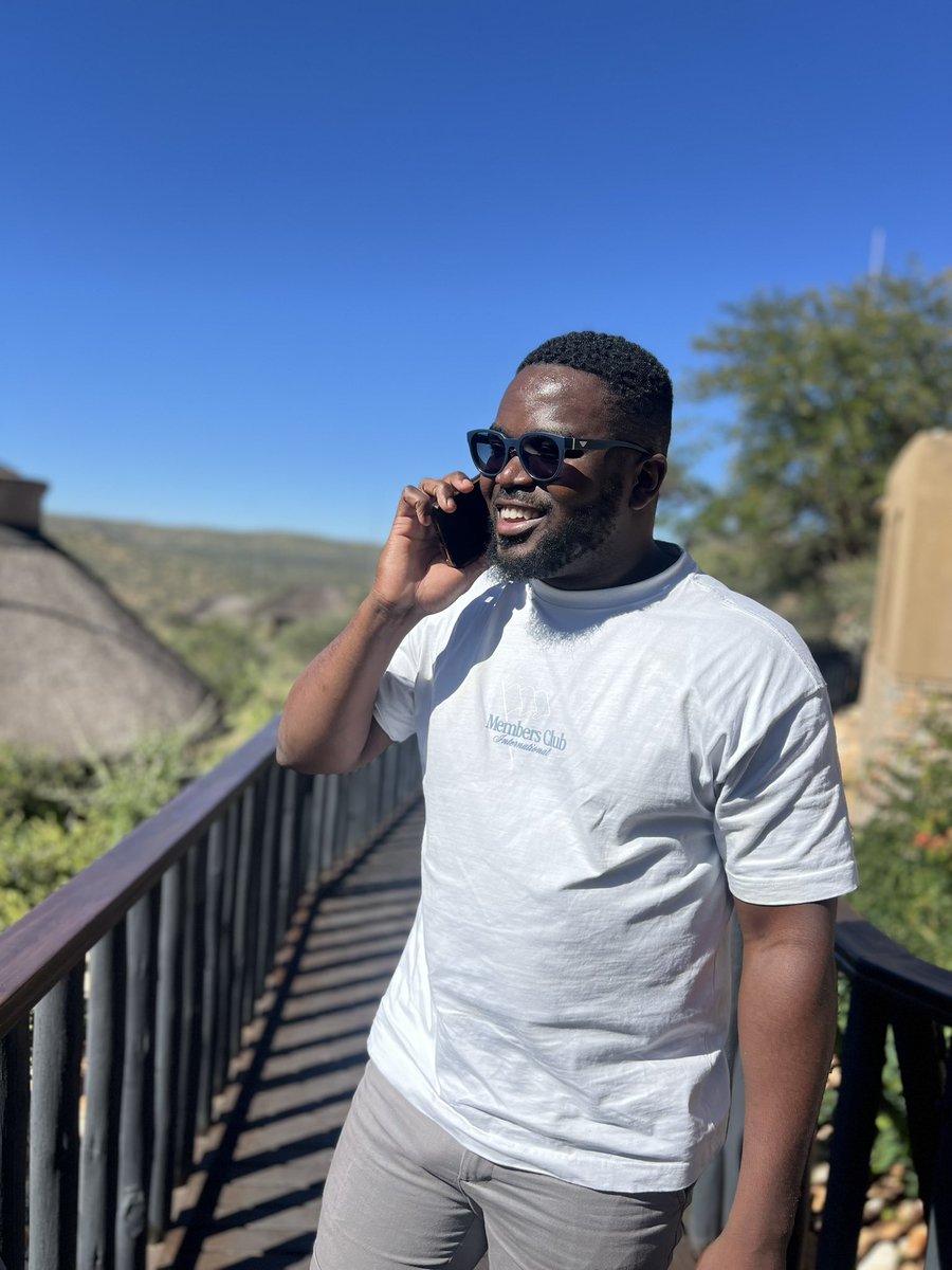 Baddie taking me photo ✌🏾😂