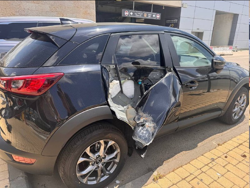 جانب من شظايا الصاروخ اليمني في محيط مطار #بن_غوريون.

#رادار_360