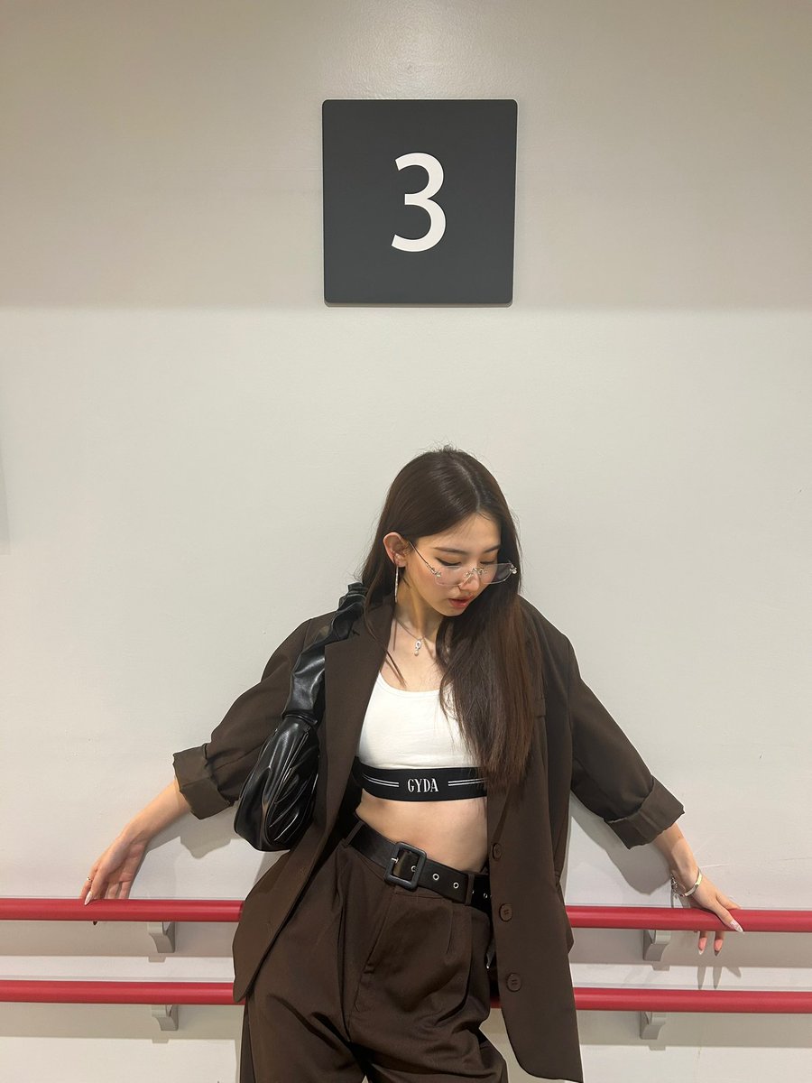 1126rena_k20's tweet image. 今日の私服だよ🩶
今年の流行はリムルスメガネだよ！

前から購入してたから今年流行って嬉しい🫶🏻🩶

#今年のトレンド #リムルスメガネ
#ファッションモデル