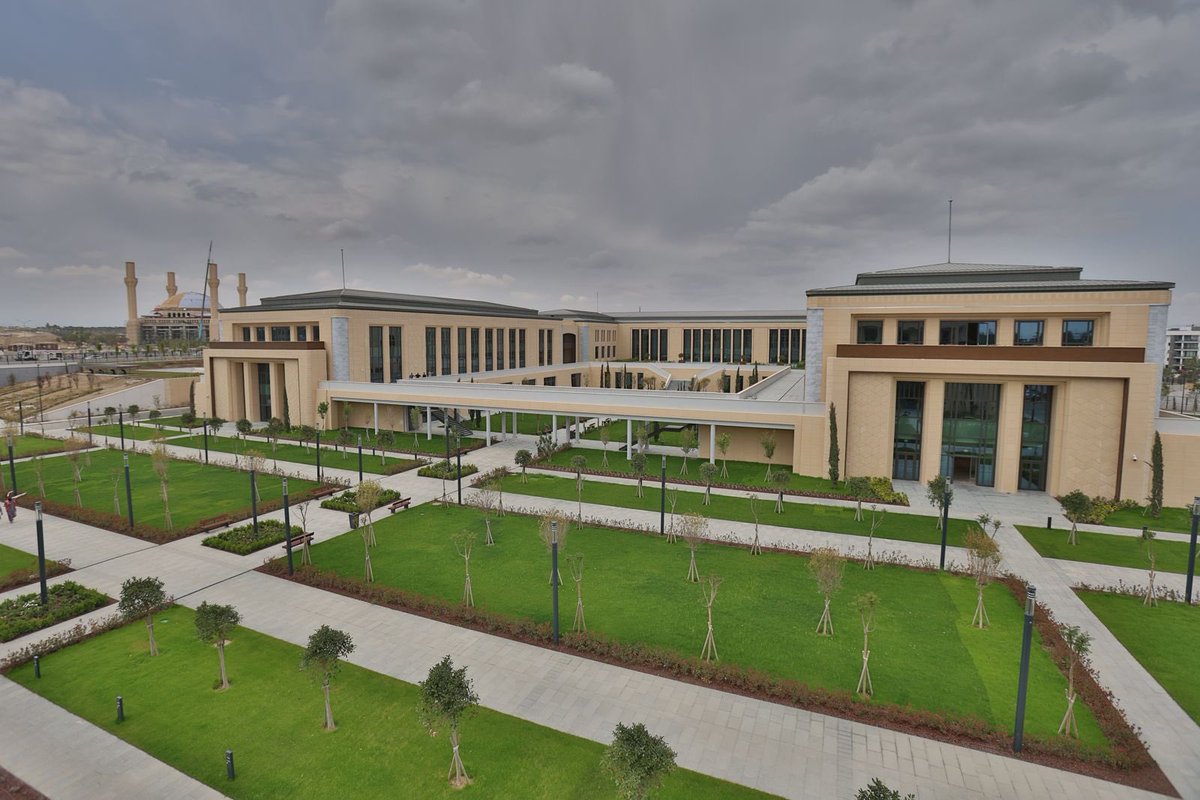 KKTC Cumhurbaşkanı Sayın Ersin Tatar ile KKTC Cumhurbaşkanlığı Yerleşkesi’nde bir araya geldik.

Adaya damgasını vuran, KKTC’nin kurumsal devlet yapısına önemli katkılar sağlayacağına inandığımız bu eserlerin KKTC’ye ve Kıbrıs Türkü kardeşlerimize bir kez daha hayırlı olmasını