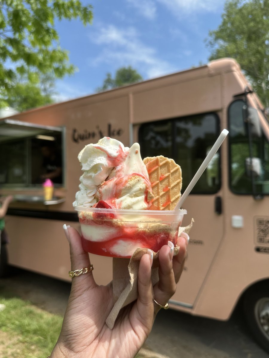 a black man in baltimore opened an ice cream truck with lactose free ice cream 🔥
(banana pudding milkshake, belgian waffle twist sunday + strawberry shortcake ice cream nachos) 📍 Quinn’s Ice