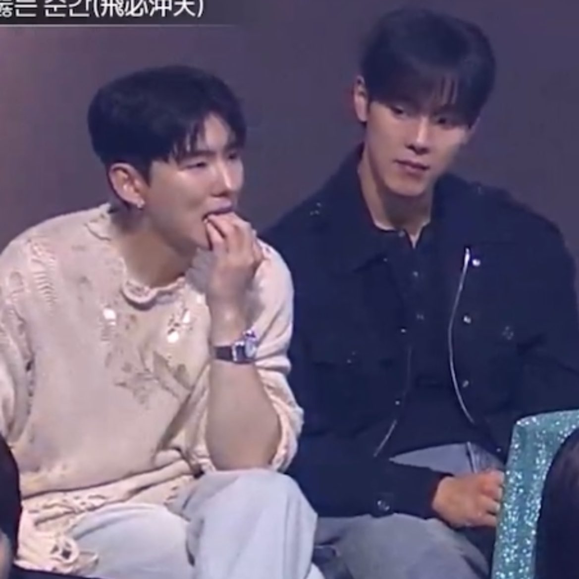 기현이 손구락 하나먹다가 두개먹다가 이제 그냥 다집어먹는데..?