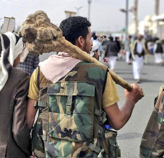 #الصميل_اليمني
المعروف عن الأعراب أنهم يحبون البتاع...؟!
والعجيب أنهم يفضلون بتاع الأمريكي واليهودي ويخشون بتاع اليمني.....؟!
والسبب الرئيسي فى هذا أن اليمني يسميه الصميل....؟!
وعندما يبحث الأعرابي عنه على جوجل ويشاهد صورته يقول مثلما قالت النساء الصينيات فى الأسطورة:
( قصره أحسن