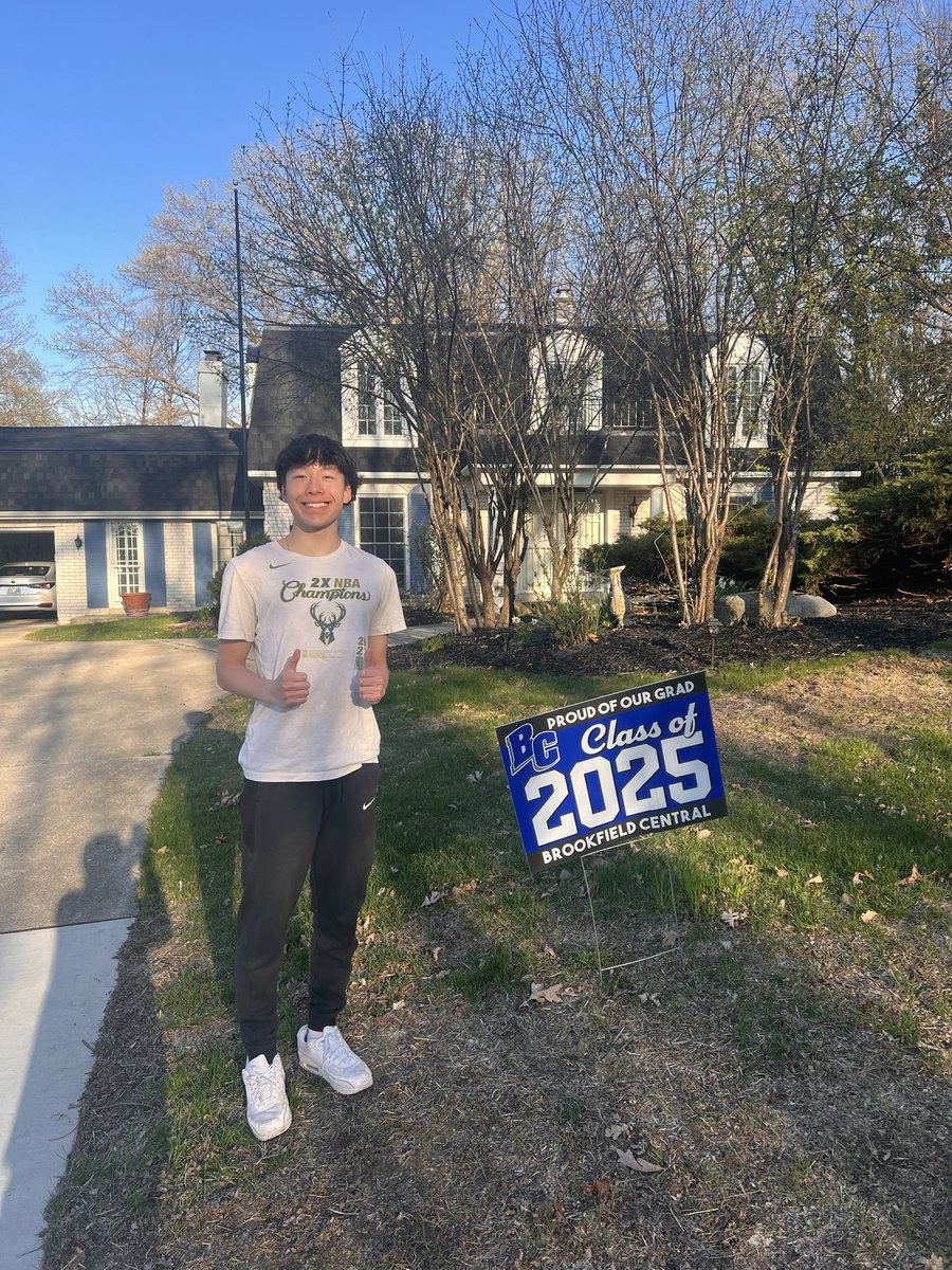 Had a great day delivering graduation signs to some of our seniors!  We’ll miss these guys, but they won’t be forgotten! #thankyouseniors #Lancerpride #proudcoach