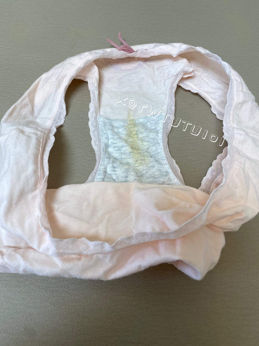 抽奖来啦 
关注转发点赞评论 抽一个送原味内内 抽一个送舞鞋 抽一个送原味袜子 😊 过几日评论区开奖 #原味内衣 #原味袜子 #原味鞋子