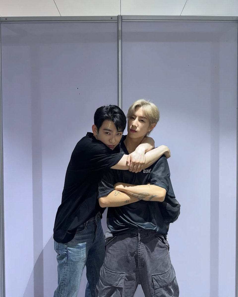 he’d go so clingy bc mark’s coming back to La the next day🥲