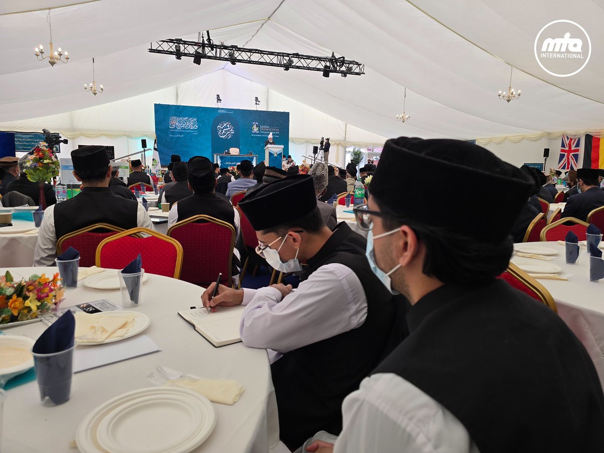 muslimtv's tweet image. Moments of immense blessing from today’s Jamia Ahmadiyya Convocation Ceremony, graced by the presence of His Holiness, Hazrat Mirza Masroor Ahmad (aba).

From the heartfelt prayers to the inspiring address, each moment was a reminder of the spiritual beauty and guidance we are