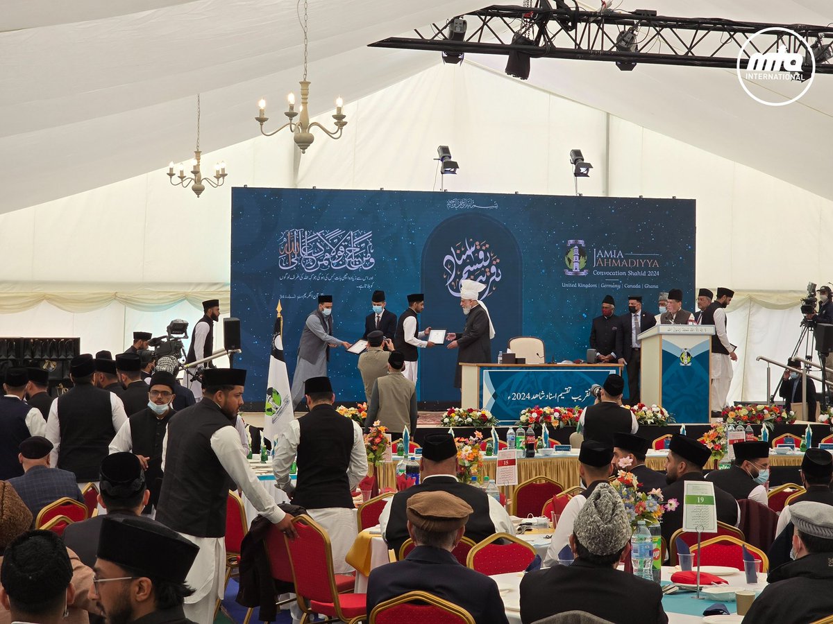 muslimtv's tweet image. Moments of immense blessing from today’s Jamia Ahmadiyya Convocation Ceremony, graced by the presence of His Holiness, Hazrat Mirza Masroor Ahmad (aba).

From the heartfelt prayers to the inspiring address, each moment was a reminder of the spiritual beauty and guidance we are