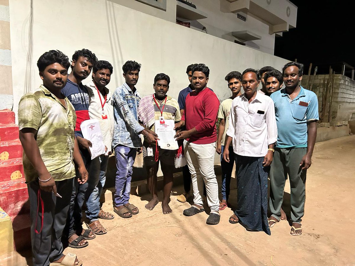 NagababuPasam's tweet image. అధినేత @PawanKalyan గారి ఆదేశాలతో నూజివీడు నియోజకవర్గం ఆగిరిపల్లి మండలంలో @JanaSenaParty  క్రియాశీలక సభ్యత్వ నమోదు కిట్స్ పంపిణీ కార్యక్రమం #JSPActiveMembership 
@APDeputyCMO @TeamAkshayReddy @chantiJSP @kotarukmini @JSPShatagniTeam @RayapatiAruna  @JSPVeeraMahila @JspBVMNaresh