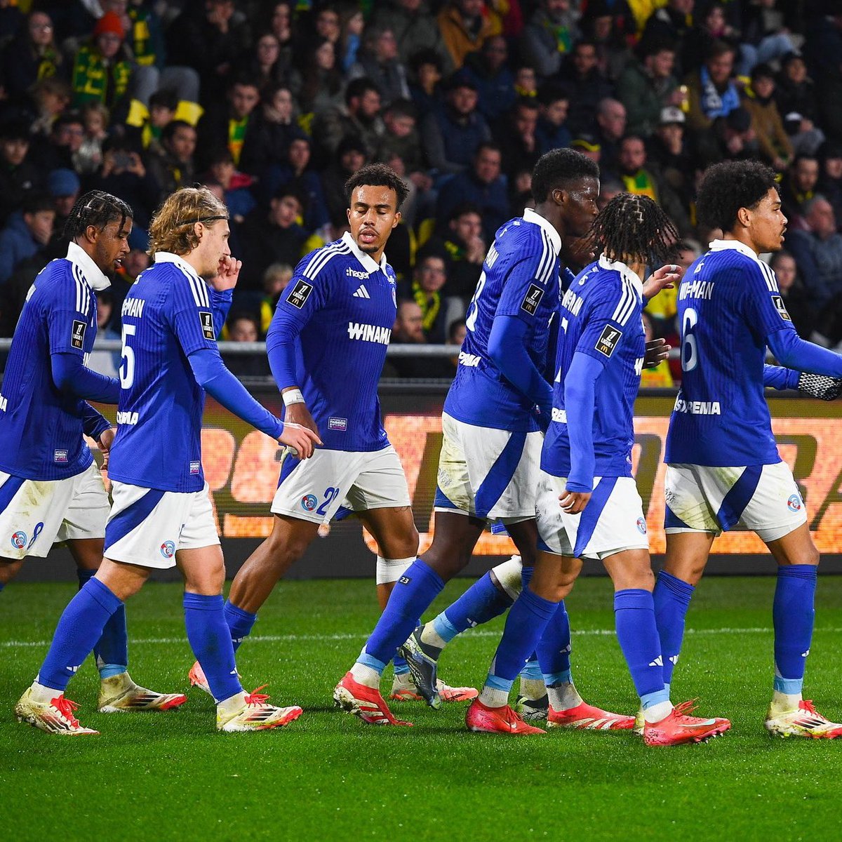 Footballtweet's tweet photo. 🚨 Liam Rosenior's Strasbourg are the best performing team in Ligue 1 in 2025. 💙🤯

They have earned 40 points, and PSG have got 38. https://t.co/22tcSagC4p